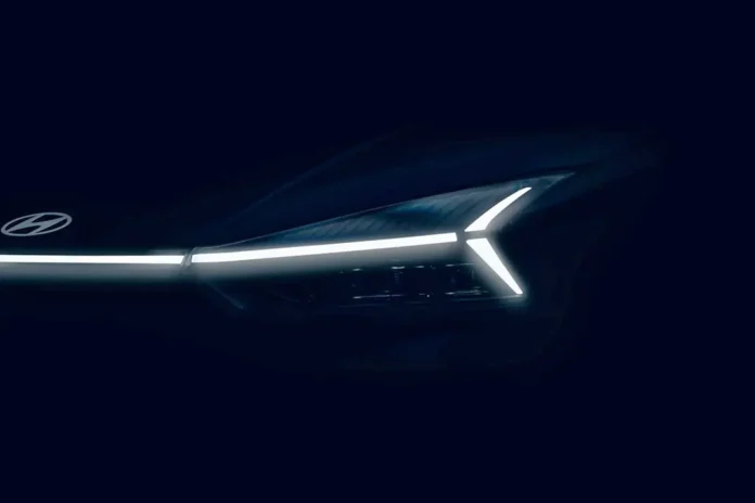 Hyundai анонсував новий крос-хетч