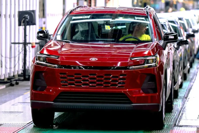 Toyota у шоці від попиту на новий RAV4