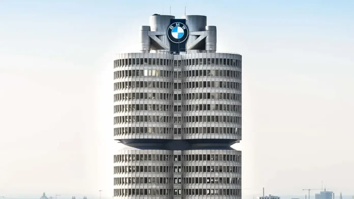Чому штаб-квартира BMW має саме такий вигляд