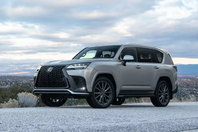 Toyota радить стукати молотком по двигуну, щоб виявити несправність