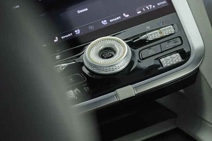 Bentley показав деталі свого першого електромобіля