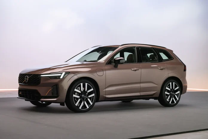 Представлено оновлений Volvo XC60 із запасом ходу понад 1200 км