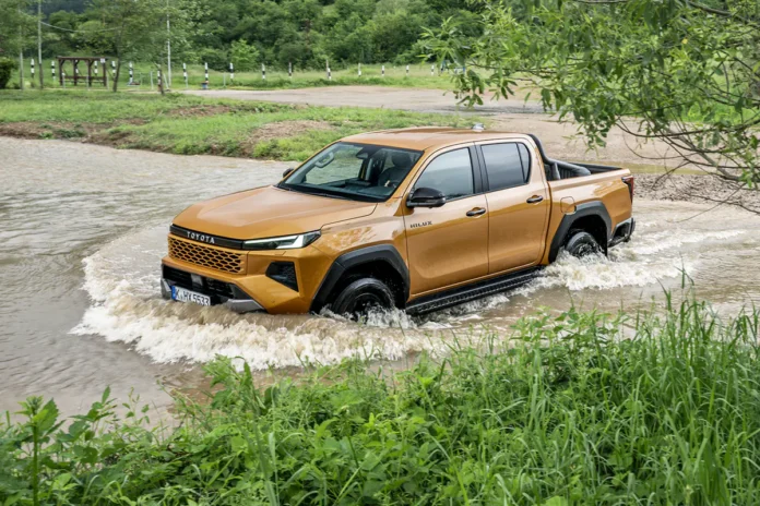 Toyota може перевести дизельні Hilux на рослинну олію